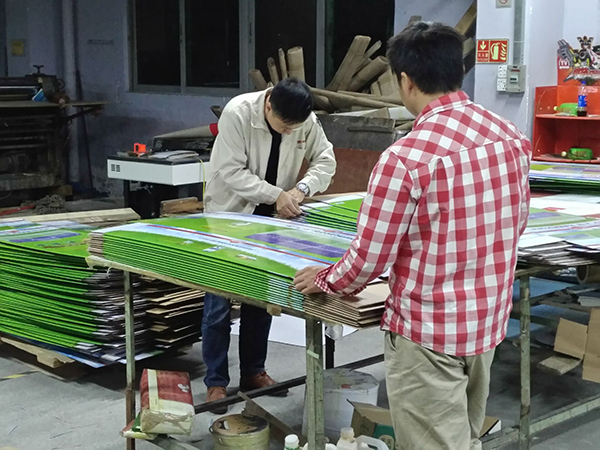 英利印刷人員加班