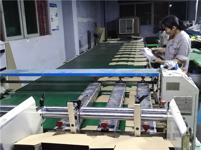 英利印刷為彩盒客戶加班 英利印刷為彩盒客戶加班