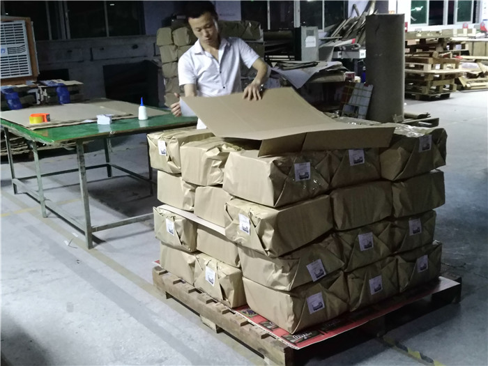 英利印刷為彩盒客戶加班 英利印刷為彩盒客戶加班