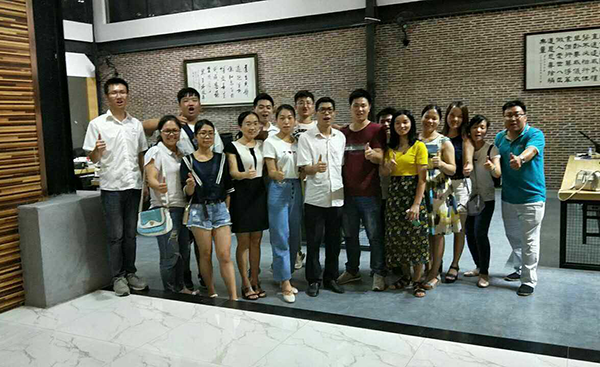 陸軍戰(zhàn)隊光明新區(qū)幫扶小組第三次在創(chuàng)美景裝飾公司指導(dǎo)