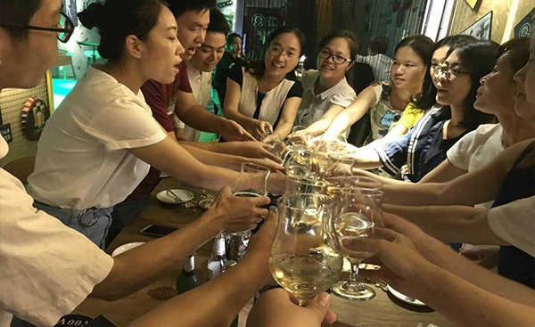 陸軍戰(zhàn)隊光明新區(qū)幫扶小組第三次在創(chuàng)美景裝飾公司指導(dǎo)